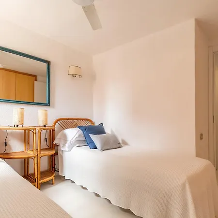 Villa Blue Bay A Pochi Passi Dalla Baia Di Porto Luna Simius